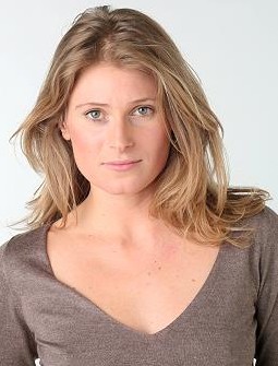 Laura Blanc double Megan Boone