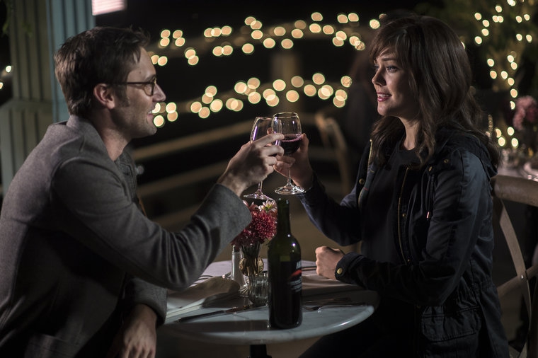 Repas en amoureux pour Liz (Megan Boone) et Tom (Ryan Eggold)