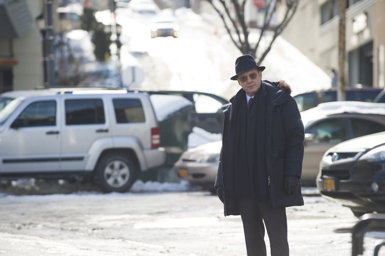 Raymond Reddington (James Spader) attend son rendez-vous