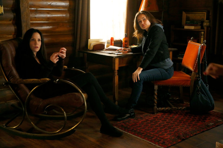 Naomi Hyland/Carla Reddington (Marie-Louise Parker) a-t-elle répondu aux questions de Liz (Megan Boone)?