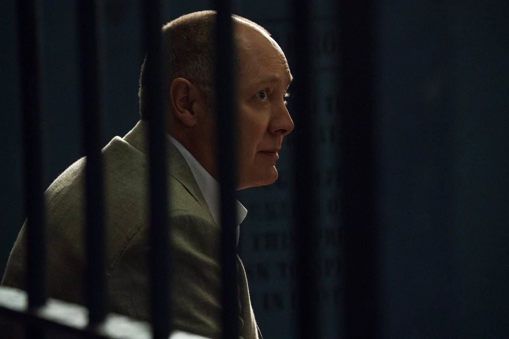Reddington derrière les barreaux