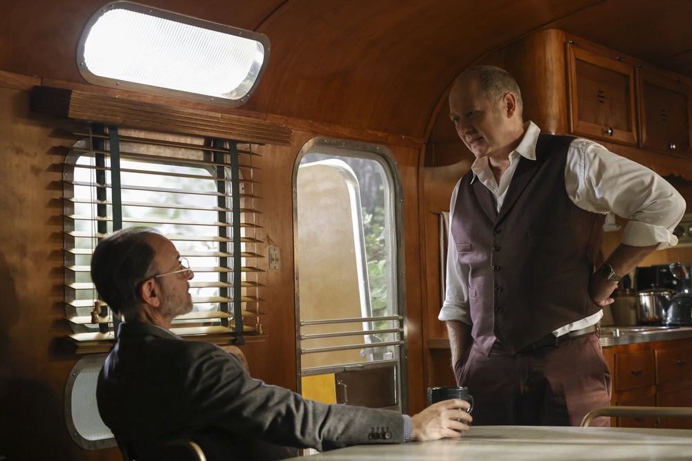 Marvin Gerard (Fisher Stevens ) rend visite à Raymond Reddington (James Spader) pour une affaire importante