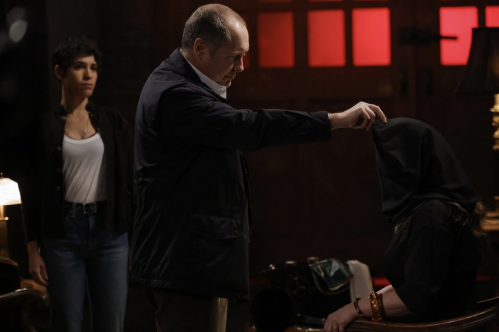 Mais qui est aux mains de Reddington (James Spader) et Weecha (Diany Rodriguez) ?
