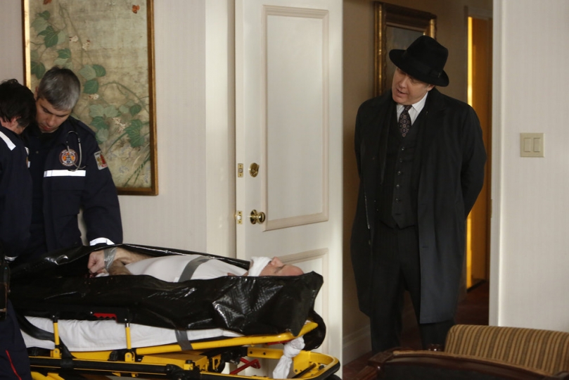 Raymond Reddington (James Spader) a capturé sa proie Myron Gordon (Jeff Williams)